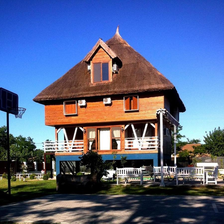 Old Fane'S Lodge Marasu Ngoại thất bức ảnh